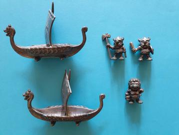 Noors tin 2 vikingscheepjes, 2 vikingen en 1 trol beschikbaar voor biedingen