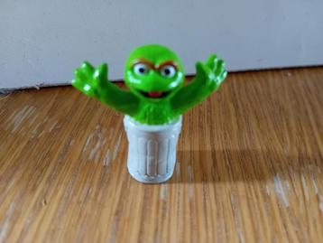 Sesamstraat Oscar mini poppetje 3,5cm  beschikbaar voor biedingen