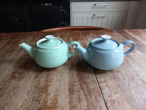 Regout pastel 2x theepotje klein, Antiek en Kunst, Antiek | Servies los, Ophalen of Verzenden