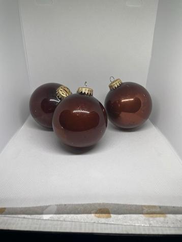 3 grote glazen bruine kerstballen beschikbaar voor biedingen