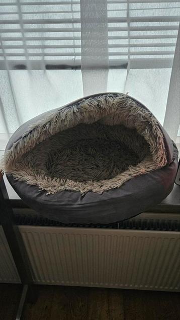 Hondenmand voor kleine hond beschikbaar voor biedingen