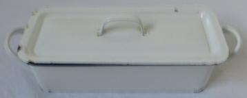 Langwerpige emaille schaal met deksel en rooster. Visschaal beschikbaar voor biedingen