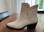 Leuke roomkleurige laarsjes met gouden studs, Kleding | Dames, Schoenen, Beige, Lage of Enkellaarzen, Nieuw, Ophalen of Verzenden
