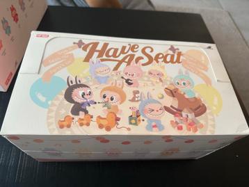 Labubu Have A Seat set Sealed v2 🤩 beschikbaar voor biedingen