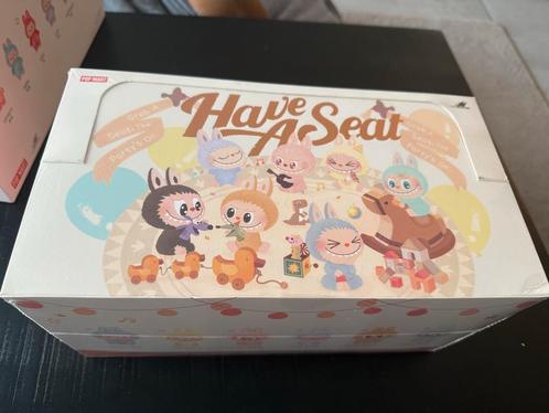 Labubu Have A Seat set Sealed v2 🤩, Verzamelen, Poppetjes en Figuurtjes, Nieuw, Ophalen of Verzenden