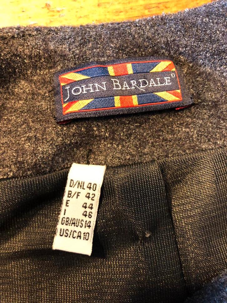 Te koop: klassiek grijs John Bardale rokje, Kleding | Dames, Rokken, Nieuw, Maat 38/40 (M), Grijs, Knielengte, Ophalen of Verzenden