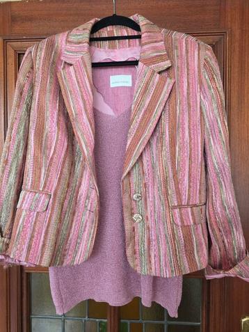 Italiaans Roze 3-delig Pakje Maat 44/46 beschikbaar voor biedingen