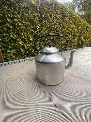 Oude ketel. theepot ketel. 5 liter beschikbaar voor biedingen