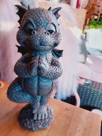 Yoga draak ( nieuw ) beschikbaar voor biedingen