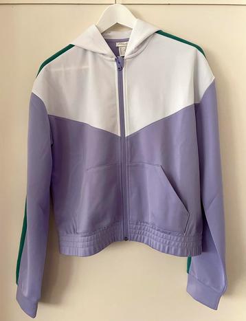 Sport vest met capuchon beschikbaar voor biedingen