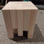 Kleine houten zuil - bijzettafel, Huis en Inrichting, Ophalen, Rechthoekig, Minder dan 55 cm, Minder dan 45 cm