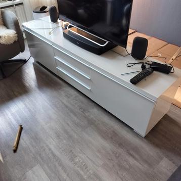 Tv meubel Besta Burs Ikea met glasplaat