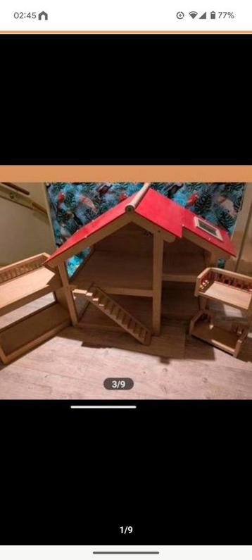Grote poppenhuis. beschikbaar voor biedingen