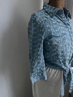 Guess broderie knoopblousje blauw maat XS, Ophalen of Verzenden, Zo goed als nieuw, Maat 34 (XS) of kleiner, Wit