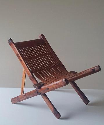 Vintage handgemaakt boho kinderstoeltje van hout/bamboe beschikbaar voor biedingen