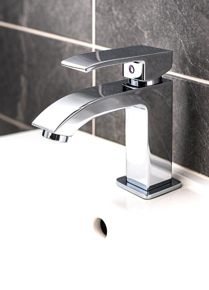 Nieuwe Plieger Wastafelkraan Loft Chroom – Warm/Koud Water, Doe-het-zelf en Verbouw, Sanitair, Nieuw, Kraan, Chroom, Ophalen of Verzenden