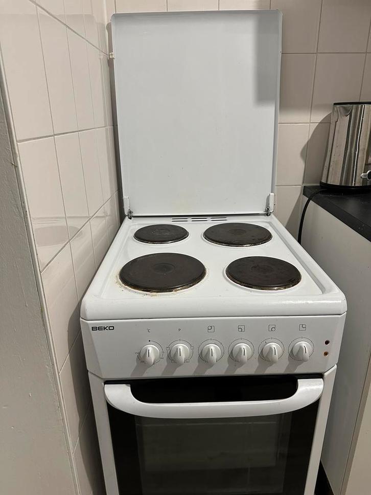 Elektrisch fornuis met 4 kookplaten + meer!, Witgoed en Apparatuur, Fornuizen, Gebruikt, Vrijstaand, Elektrisch, 4 kookzones, 85 tot 90 cm