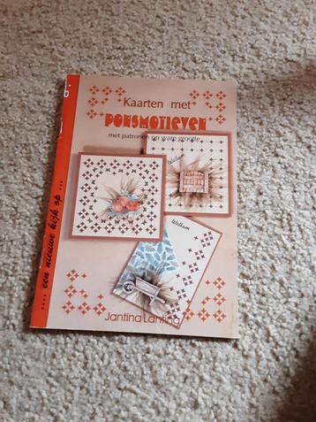 Kaarten met ponsmotieven beschikbaar voor biedingen