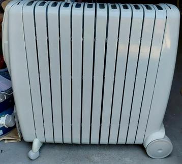DeLonghi electrische radiator met hoog rendement 2800-3000W beschikbaar voor biedingen