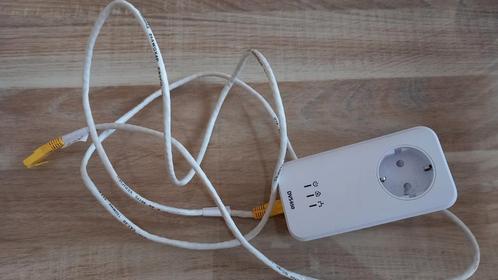 DVS650 Powerline Adapter met Stopcontact, Computers en Software, Powerlines, Zo goed als nieuw, Ophalen of Verzenden