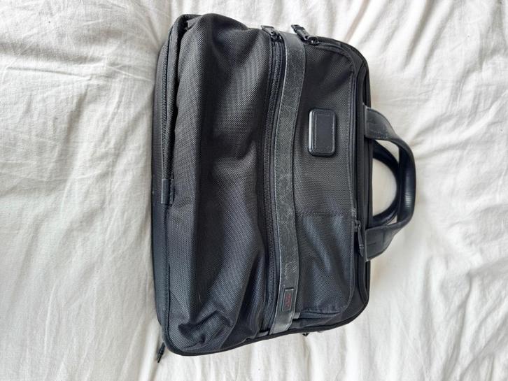 TUMI Albany Dunne Aktetas Alpha Bravo, Computers en Software, Laptoptassen, Zo goed als nieuw, Aktetas, 15 inch, Ophalen of Verzenden