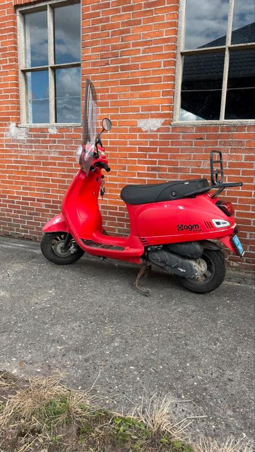 AGM scooter 2020 1600 km, Fietsen en Brommers, Snorfietsen en Snorscooters, Zo goed als nieuw, Overige merken, Ophalen