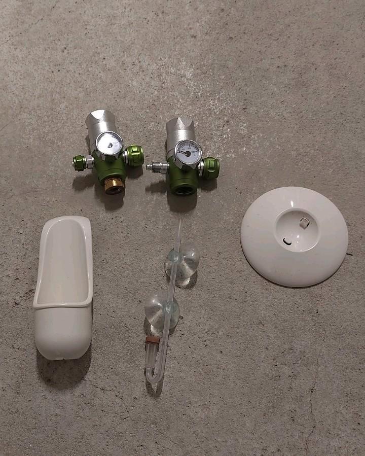 Colombo CO2 druk regelaars + diffuser en houder, Dieren en Toebehoren, Vissen | Aquaria en Toebehoren, Zo goed als nieuw, Filter of Co2