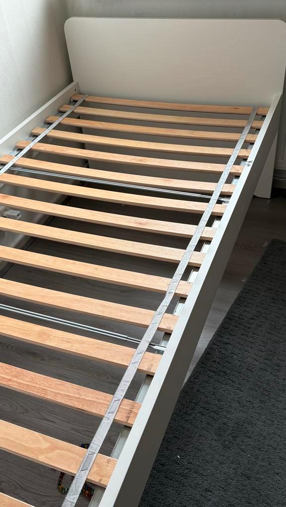 Ikea bed 2 x 1 persoon, Huis en Inrichting, Slaapkamer | Bedden, Gebruikt, Eenpersoons, 90 cm, 200 cm, Hout, Wit, Ophalen
