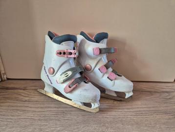 Kinder schaatsen beschikbaar voor biedingen
