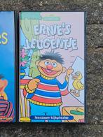 2 VHS videobanden Bert & Ernie Sesamstraat, Alle leeftijden, Ophalen of Verzenden, Zo goed als nieuw, Kinderprogramma's en -films