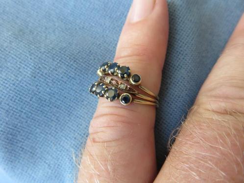 Ring met 3 banden in 14 karaat goud met saffier stenen, Sieraden, Tassen en Uiterlijk, Ringen, Zo goed als nieuw, Dame, 17 tot 18