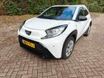 Toyota Aygo X 1.0 Vvt-i MT 72pk S-cvt 2024 Wit, Stof, Zwart, 4 stoelen, Wit