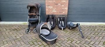 Kinderwagen Mutsy compleet met 2 autozitjes beschikbaar voor biedingen