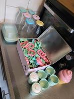 Vrolijke set bak keuken glazen eierdopjes kookwekker, Ophalen of Verzenden, Zo goed als nieuw, Taarten of Cupcakes, Bakvorm