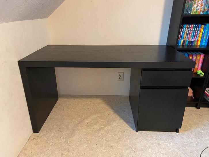 Malm bureau zwartbruin, Huis en Inrichting, Bureaus, Gebruikt, In hoogte verstelbaar, Ophalen