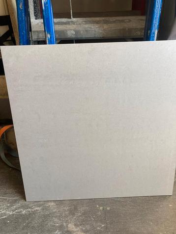 Wand en vloer tegels 600 x 600 beschikbaar voor biedingen