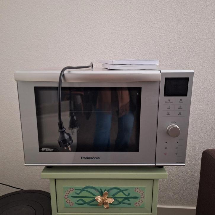 combi magnetron, Witgoed en Apparatuur, Magnetrons, Gebruikt, Vrijstaand, Combimagnetron, 45 tot 60 cm, Grill, Hete lucht, Oven