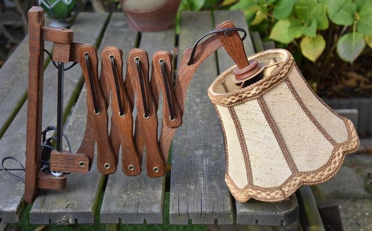 Vintage Houten Schaarlamp., Huis en Inrichting, Lampen | Wandlampen, Gebruikt, Glas, Hout, Kunststof, Metaal, Stof, Overige materialen