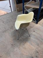 Vitra kuip stoelen 4 stuks, Huis en Inrichting, Stoelen, Ophalen, Kunststof, Gebruikt, Wit