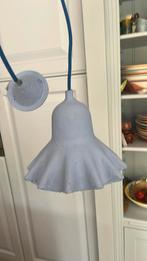 Hanglamp van papier mache, Huis en Inrichting, Ophalen of Verzenden, Zo goed als nieuw, Overige materialen, Bloemvormige papier mache lamp