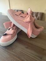 Zgan roze lak sneakers heart patent sneakers v Puma 38/38.5, Kleding | Dames, Schoenen, Ophalen of Verzenden, Zo goed als nieuw