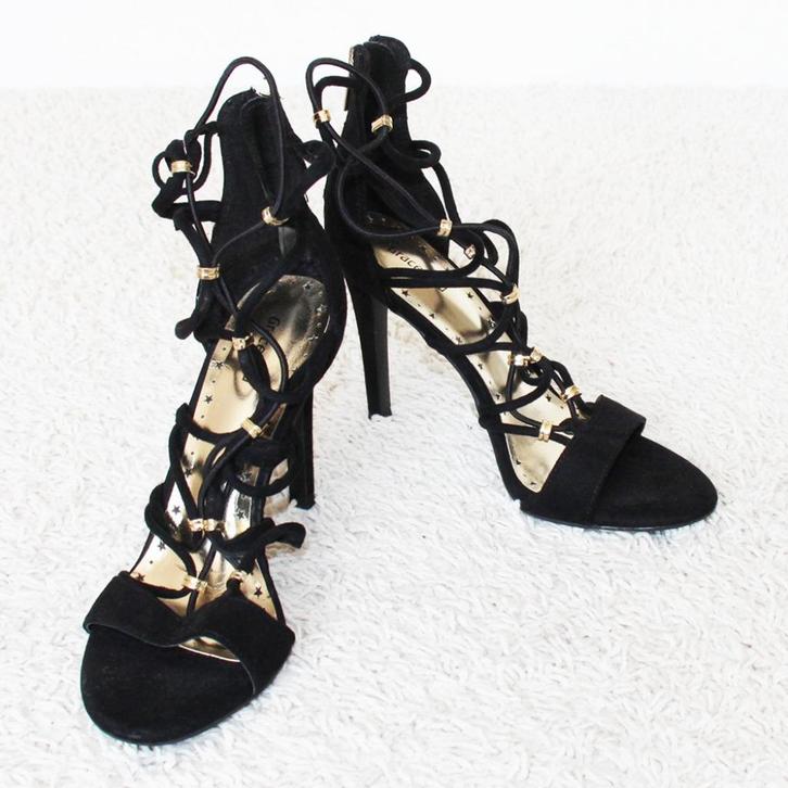 Prachtige Suede Graceland Pumps s15 (Maat 38) € 45,-, Kleding | Dames, Schoenen, Zo goed als nieuw, Pumps, Zwart, Ophalen of Verzenden