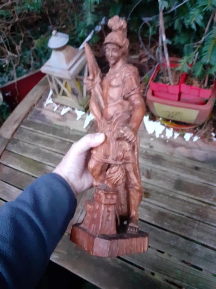 Sint Florian Beschermheilige vd Brandweer zeer goed gesneden, Antiek en Kunst, Kunst | Beelden en Houtsnijwerken, Ophalen of Verzenden