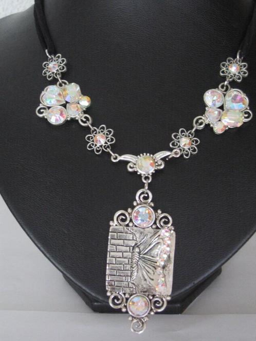 Ketting met vlinders, Sieraden, Tassen en Uiterlijk, Kettingen, Nieuw, Overige materialen, Ophalen of Verzenden