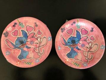 Nieuwe set met 10 grote Lilo & Stitch kartonnen bordjes. beschikbaar voor biedingen