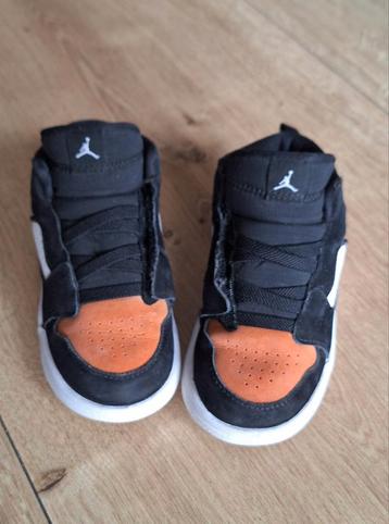 Jordan Sneakers Maat 25 beschikbaar voor biedingen