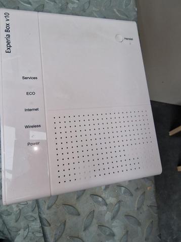 KPN Experia Box V10 Router beschikbaar voor biedingen
