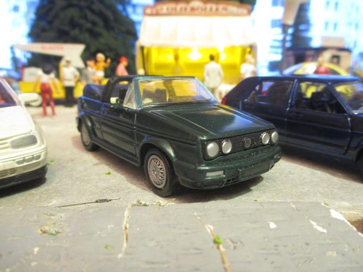 1/43 Volkswagen Golf 1 Cabriolet 1990 Facelift - zwarte kap, Hobby en Vrije tijd, Modelauto's | 1:43, Zo goed als nieuw, Ophalen of Verzenden