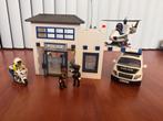 Playmobil PolitieStation met auto, helicopter en motor 71602, Kinderen en Baby's, Speelgoed | Playmobil, Ophalen, Zo goed als nieuw