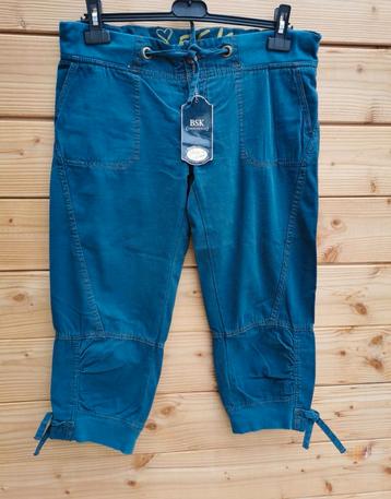 Bershka Original denim broek mt. 40  beschikbaar voor biedingen